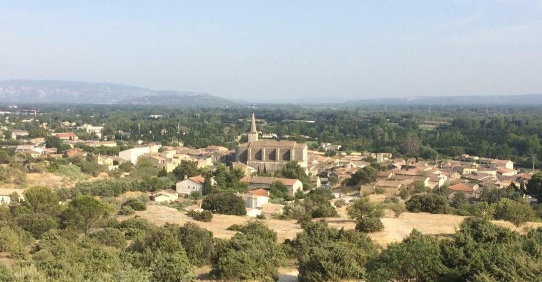 Апартаменты Le Calme Et La Tranquilite A 15 Minutes D'Avignon Caumont-sur-Durance Экстерьер фото